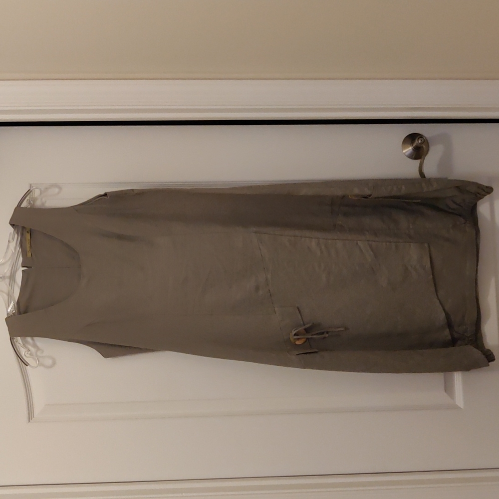 Taravad  54% linen,48% cotton  funky dress.  Excellent condition.